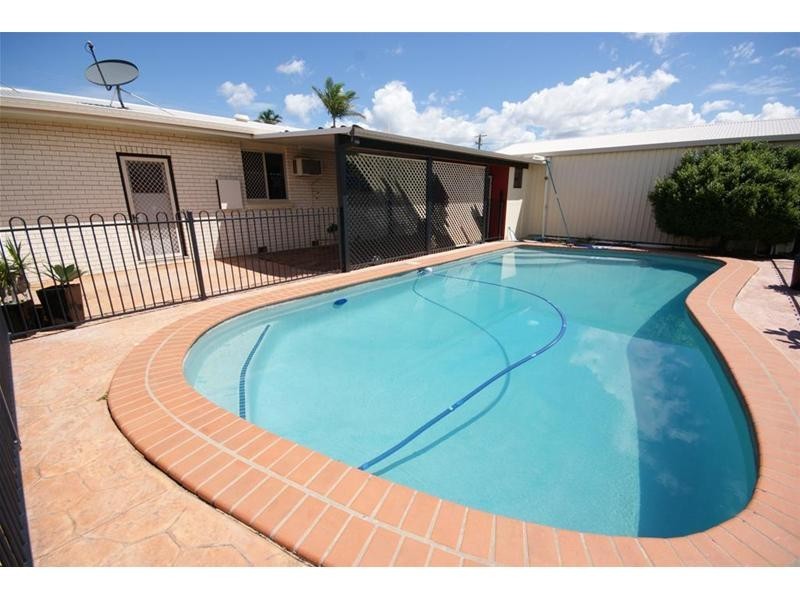 Avenell Heights QLD 4670