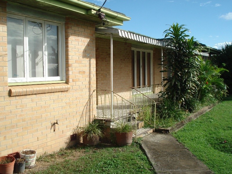 Avenell Heights QLD 4670