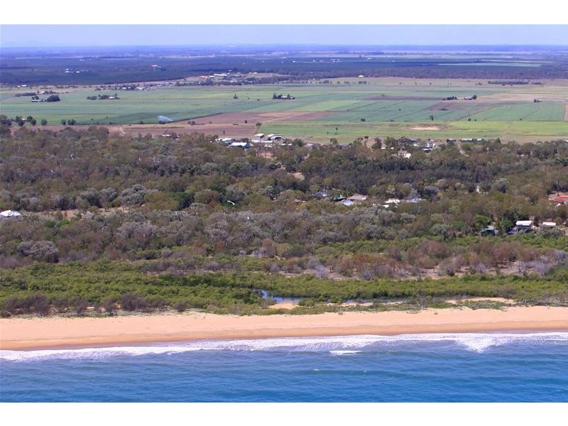 Moore Park Beach QLD 4670