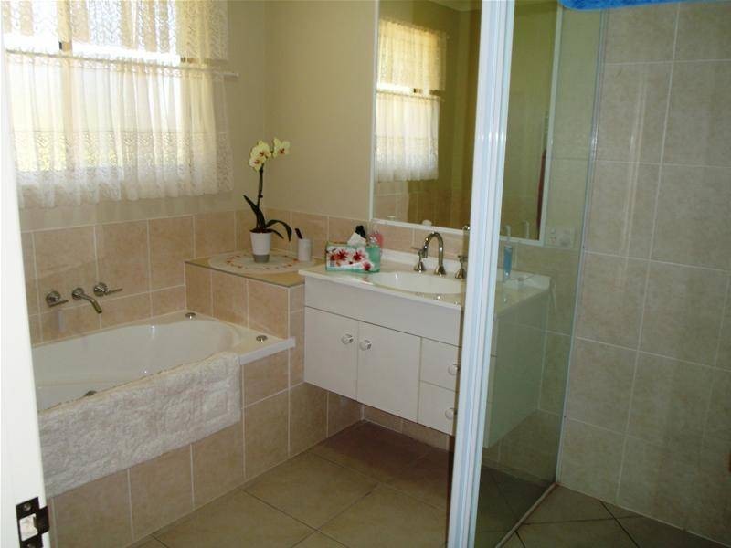 Sharon QLD 4670