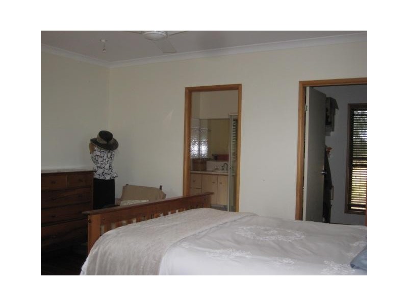 Calavos QLD 4670