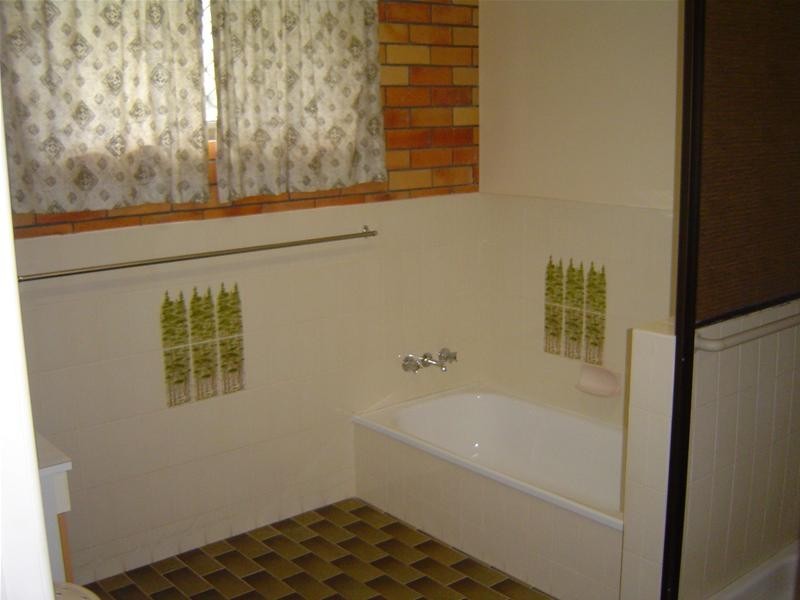 Avenell Heights QLD 4670