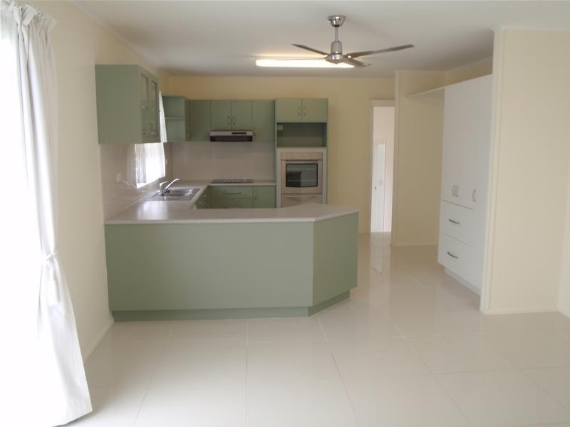 79 Dunn Road, Avenell Heights QLD 4670