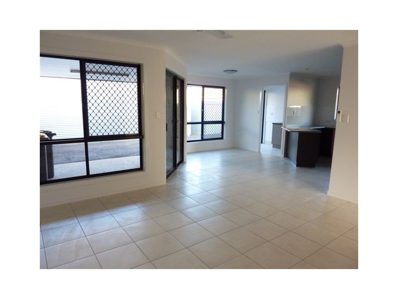 Avenell Heights QLD 4670