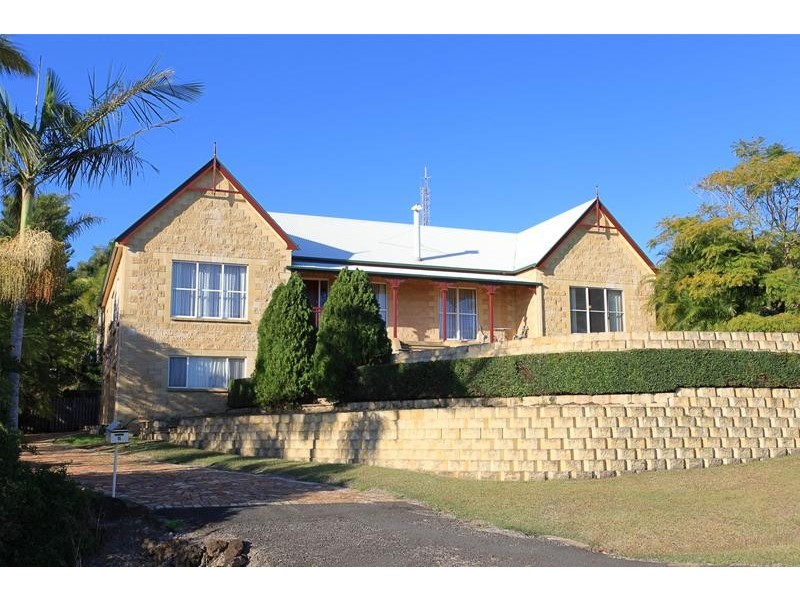 16 Finemore Crescent, Qunaba QLD 4670
