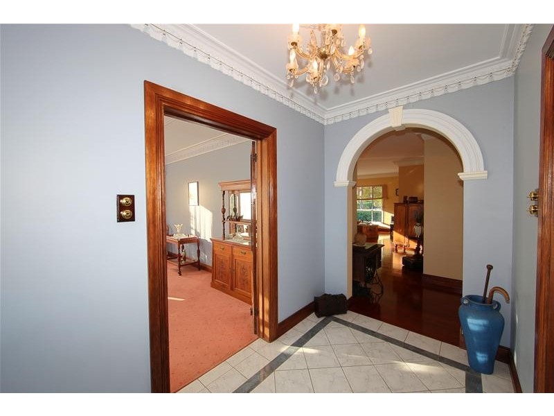 16 Finemore Crescent, Qunaba QLD 4670