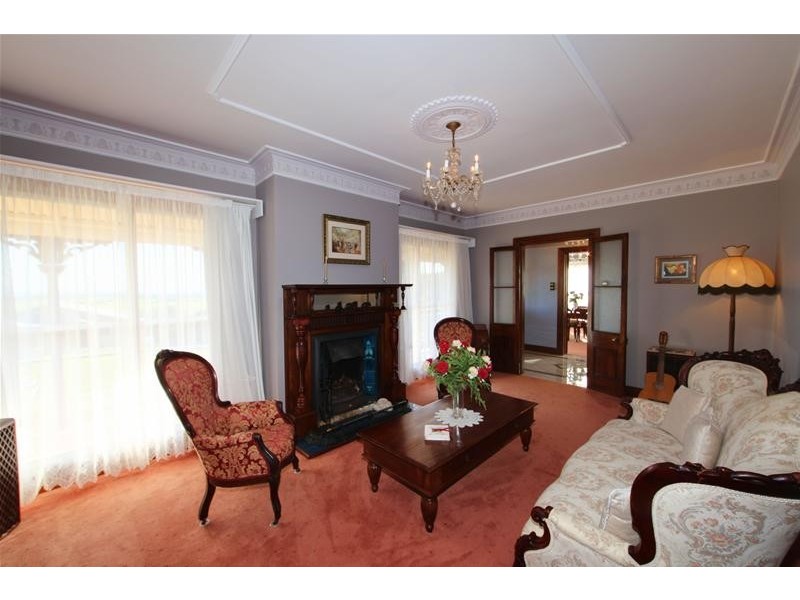 16 Finemore Crescent, Qunaba QLD 4670