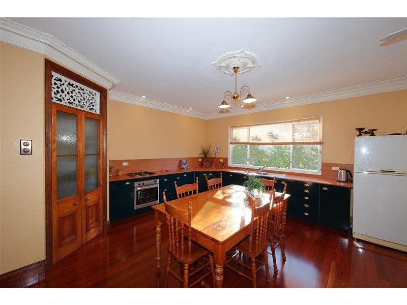 16 Finemore Crescent, Qunaba QLD 4670