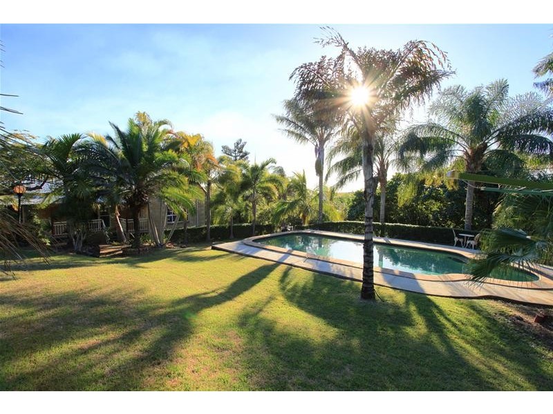 16 Finemore Crescent, Qunaba QLD 4670