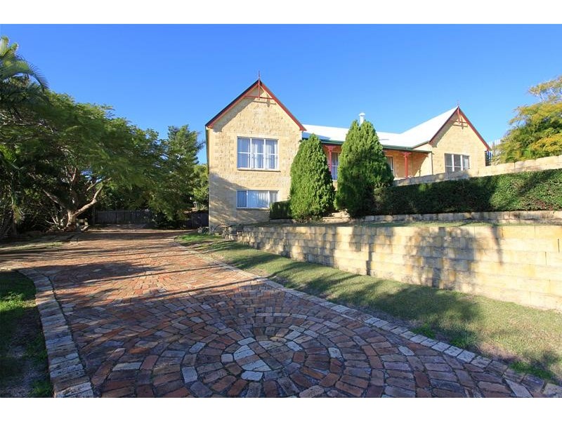 16 Finemore Crescent, Qunaba QLD 4670