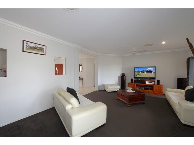 18 Hopton Place, Bundaberg North QLD 4670