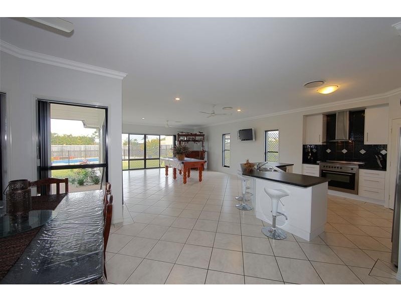18 Hopton Place, Bundaberg North QLD 4670