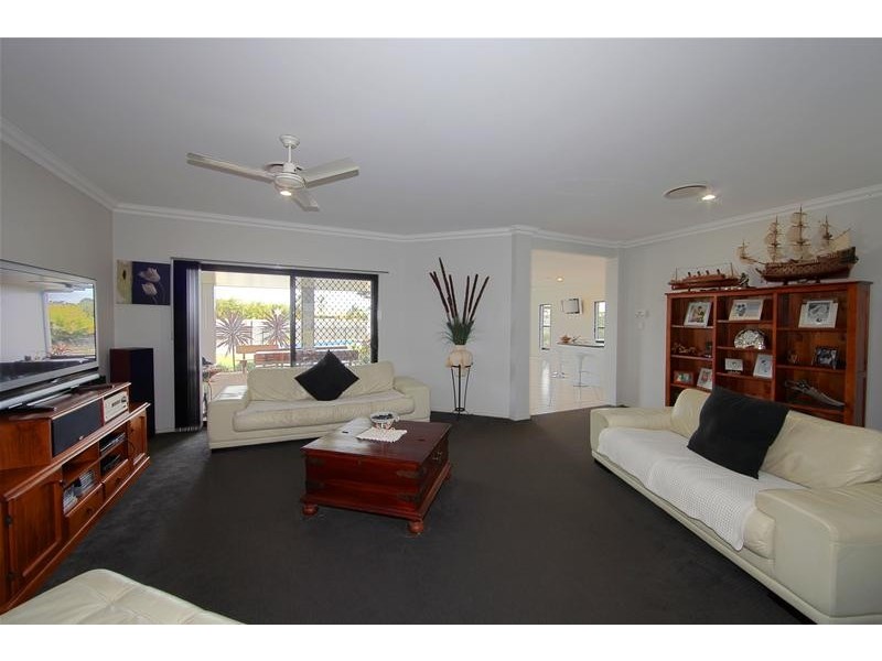 18 Hopton Place, Bundaberg North QLD 4670