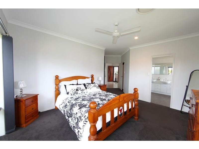 18 Hopton Place, Bundaberg North QLD 4670