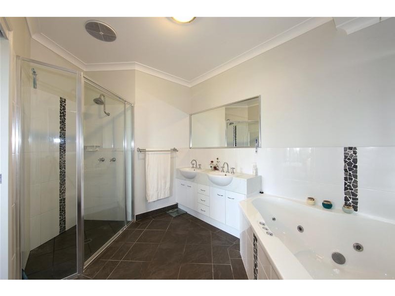 18 Hopton Place, Bundaberg North QLD 4670
