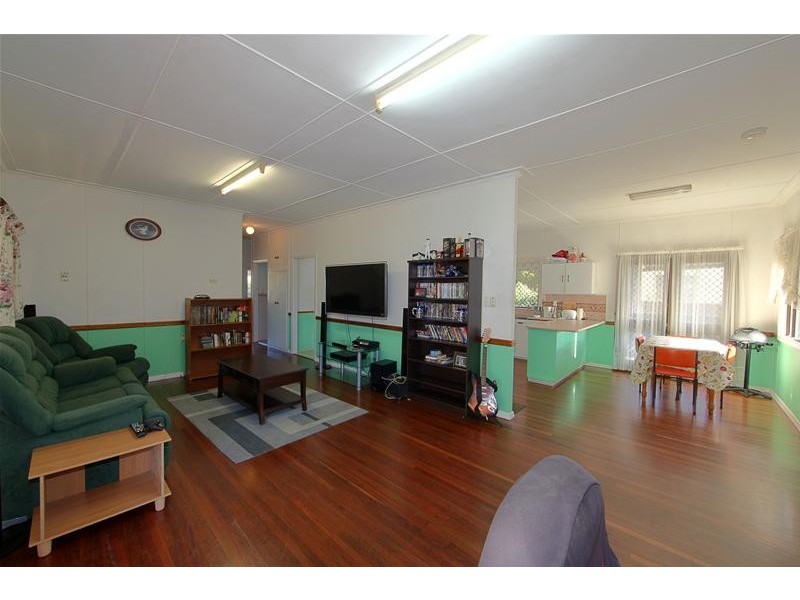 102 Elliott Heads Road, Avenell Heights QLD 4670