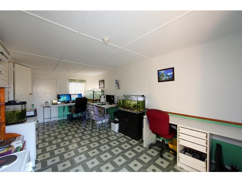 102 Elliott Heads Road, Avenell Heights QLD 4670