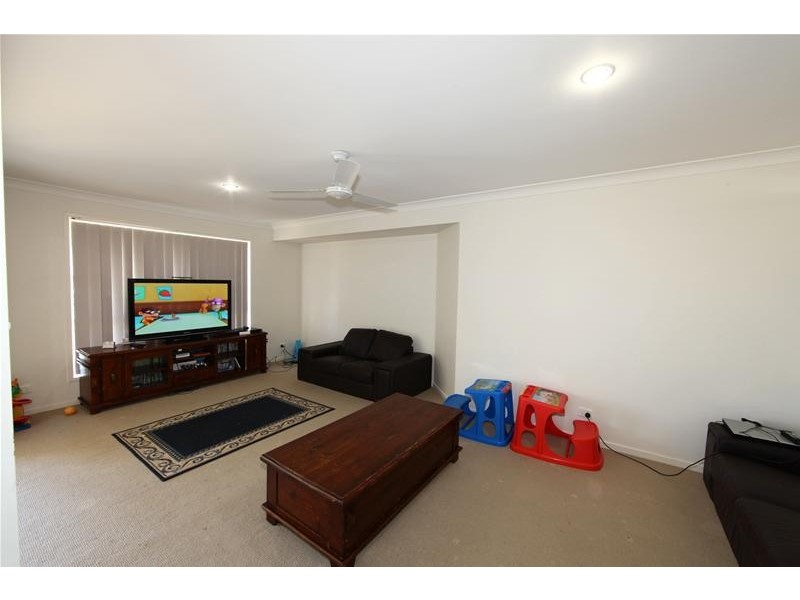 4 Avalon Street, Burnett Heads QLD 4670