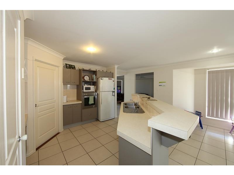 4 Avalon Street, Burnett Heads QLD 4670