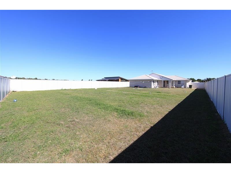 4 Avalon Street, Burnett Heads QLD 4670