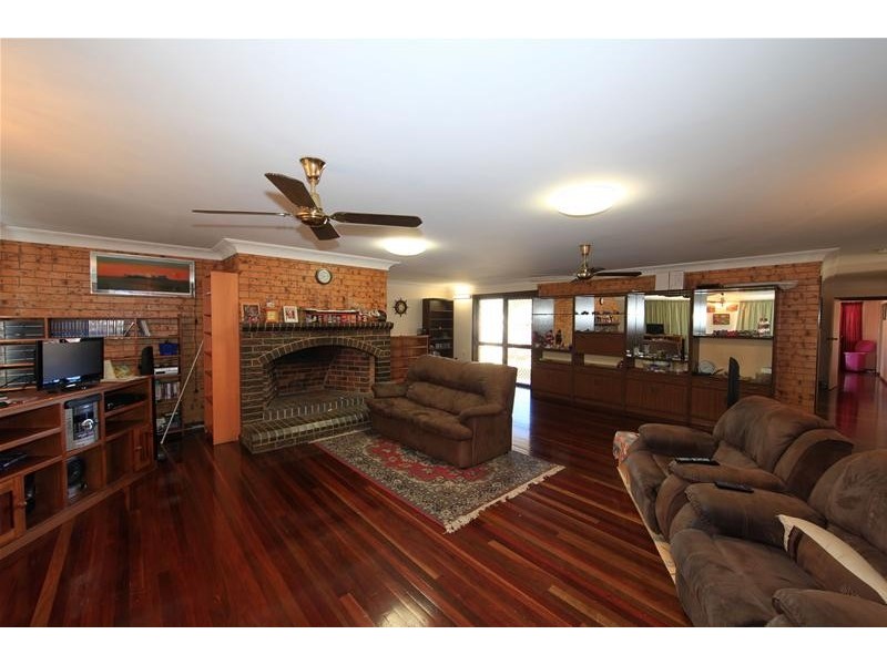 75 Sims Road, Avenell Heights QLD 4670