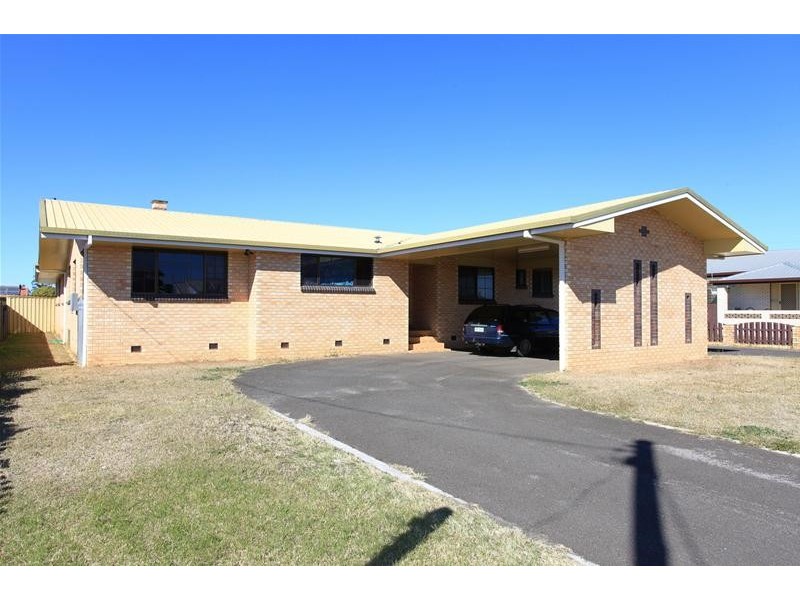 75 Sims Road, Avenell Heights QLD 4670