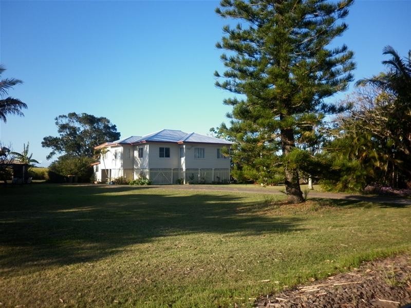 Moore Park Beach QLD 4670