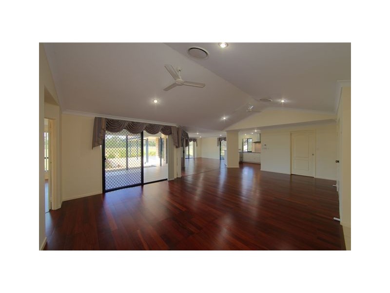 15 Oak Avenue, Coonarr QLD 4670