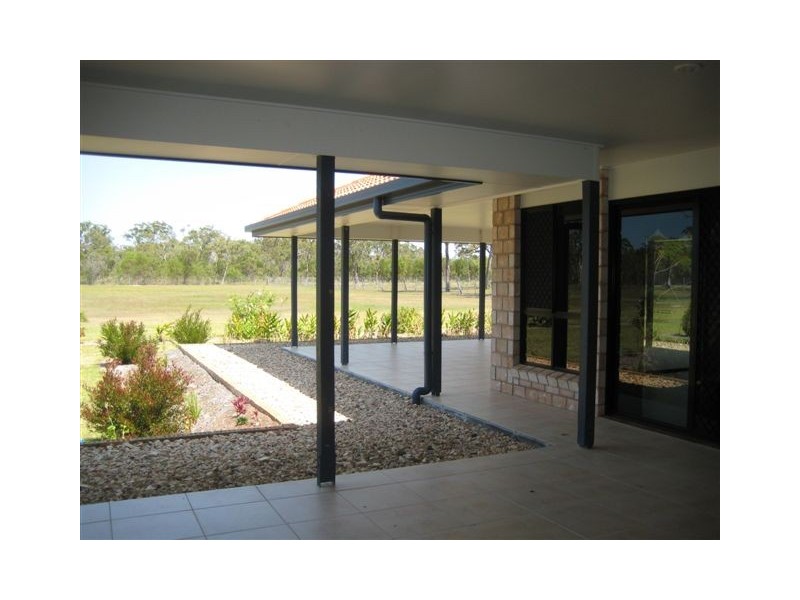 15 Oak Avenue, Coonarr QLD 4670