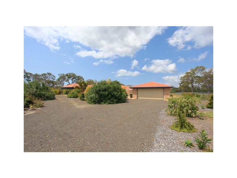 15 Oak Avenue, Coonarr QLD 4670
