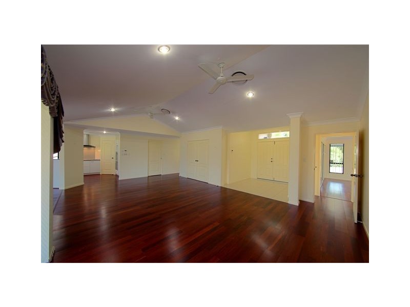 15 Oak Avenue, Coonarr QLD 4670