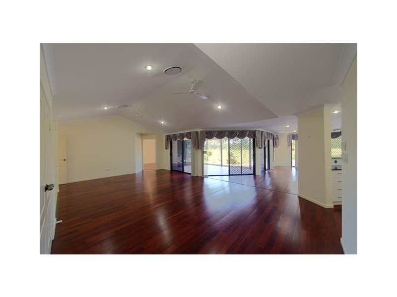 15 Oak Avenue, Coonarr QLD 4670