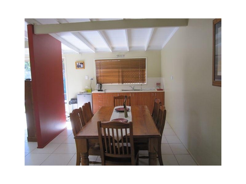 4 Avondale Road, Avondale QLD 4670