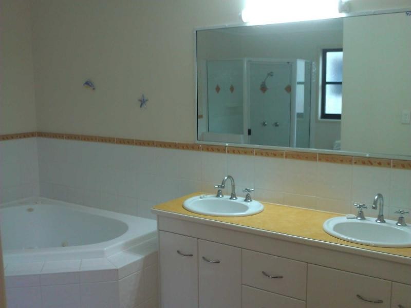Coral Cove QLD 4670