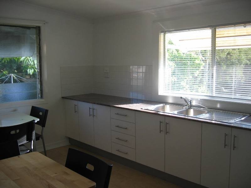 7 Rule Street, Elliott Heads QLD 4670