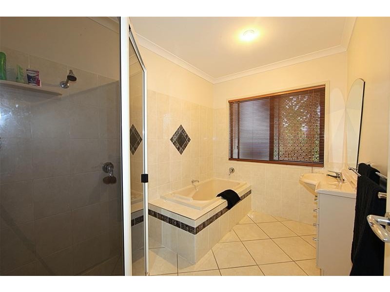 Avenell Heights QLD 4670