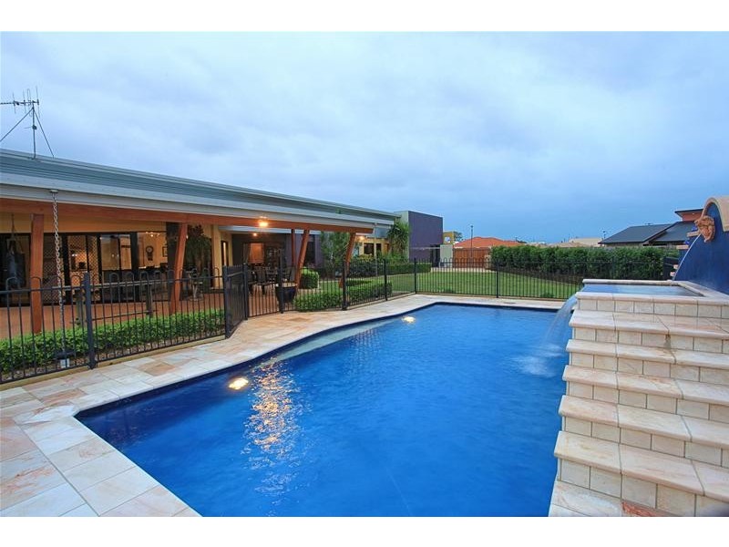 Avenell Heights QLD 4670