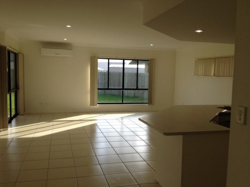 3 Betty Close, Coral Cove QLD 4670