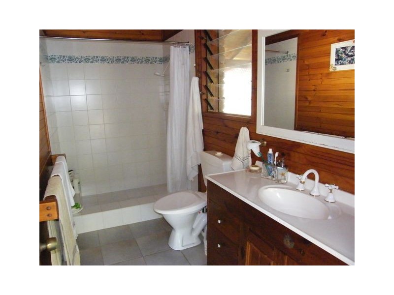 2452 Round Hill Road, Agnes Water QLD 4677