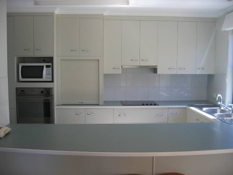 2 Chantelle Circuit, Coral Cove QLD 4670