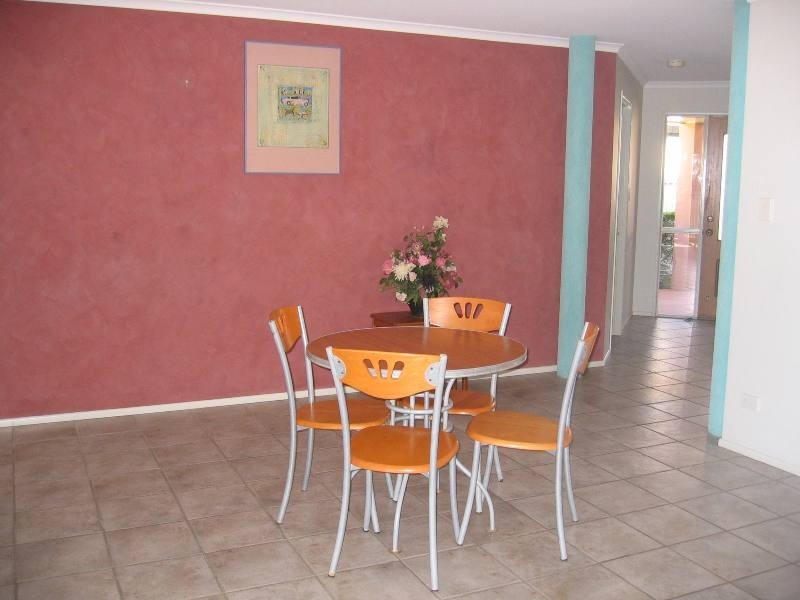 2 Chantelle Circuit, Coral Cove QLD 4670