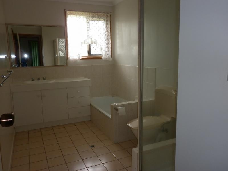 26 Clive Crescent, Kepnock QLD 4670