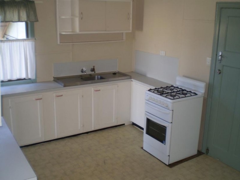 11 Dexter Street, Svensson Heights QLD 4670