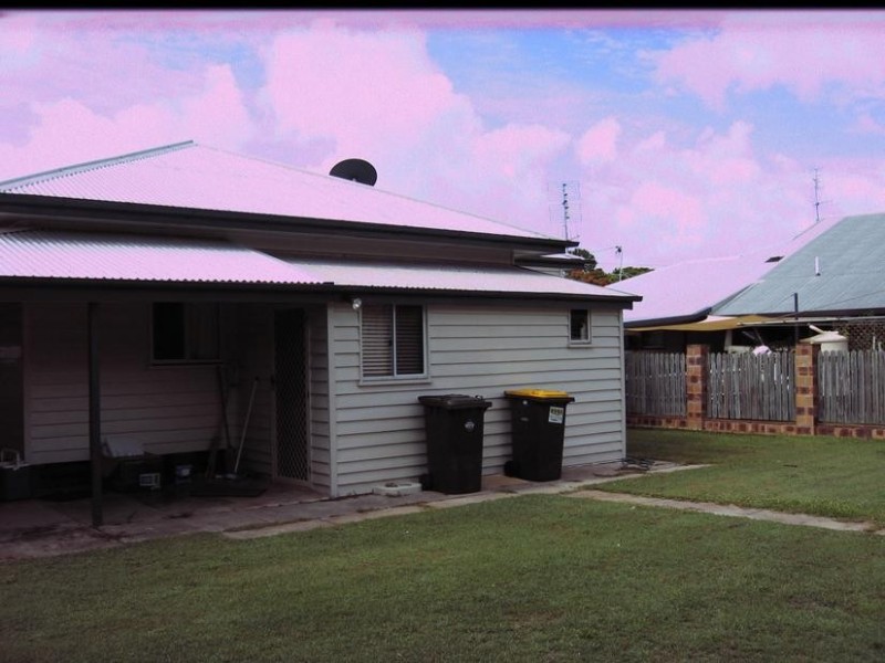 2 MacLeod Street, Bundaberg West QLD 4670