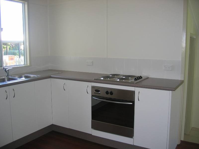 2 MacLeod Street, Bundaberg West QLD 4670