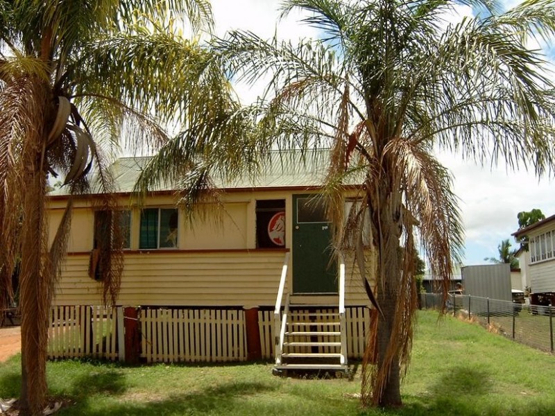 2 Arthur Street, Bundaberg Central QLD 4670