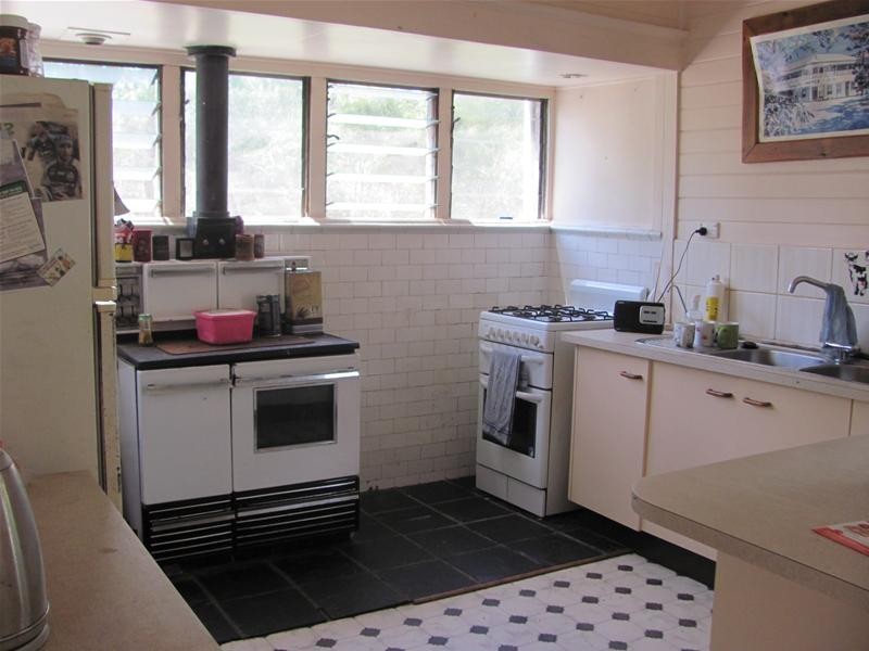 211 Coast Road, Baffle Creek QLD 4674