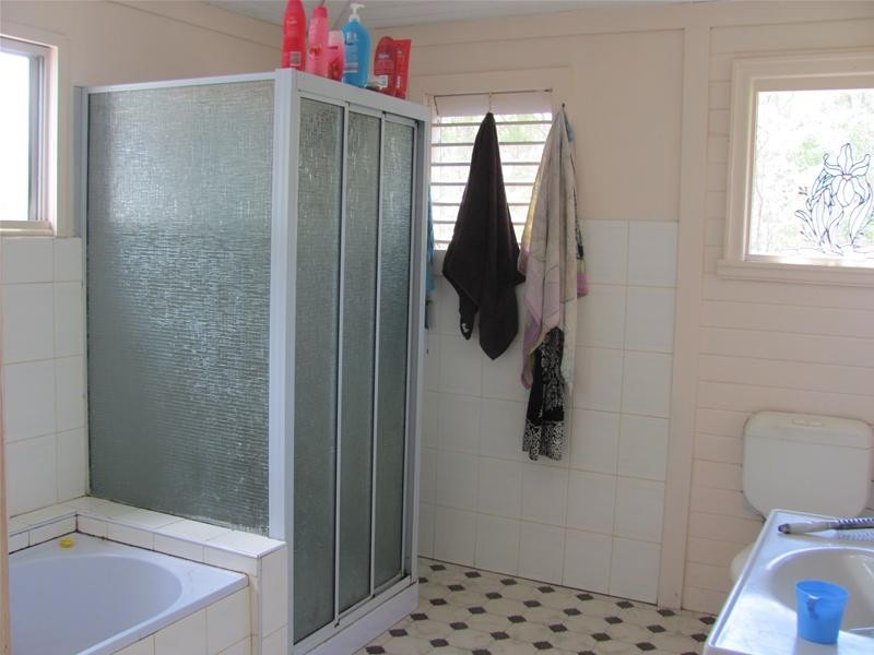 211 Coast Road, Baffle Creek QLD 4674