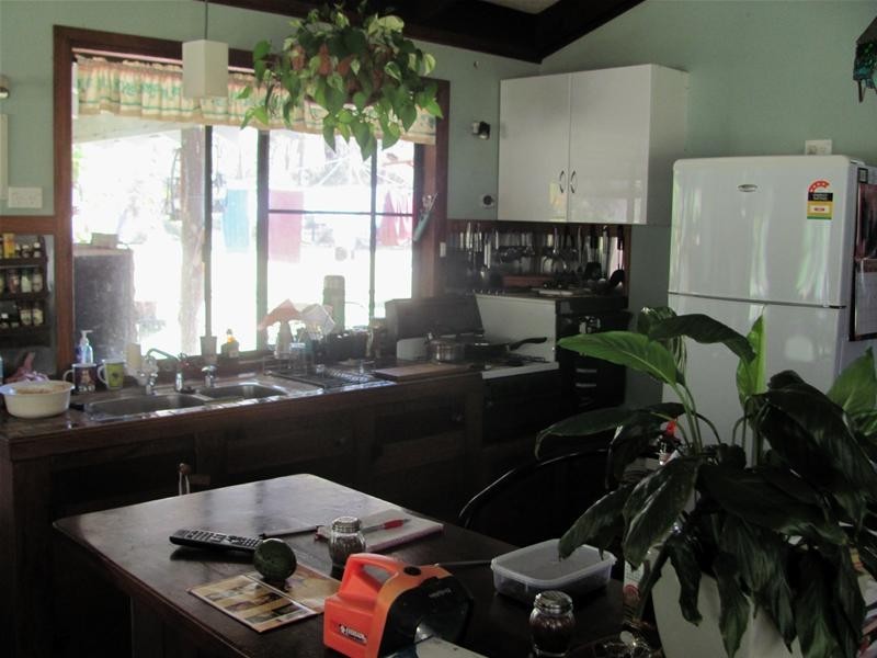 296 Lindy Drive, Rules Beach QLD 4674