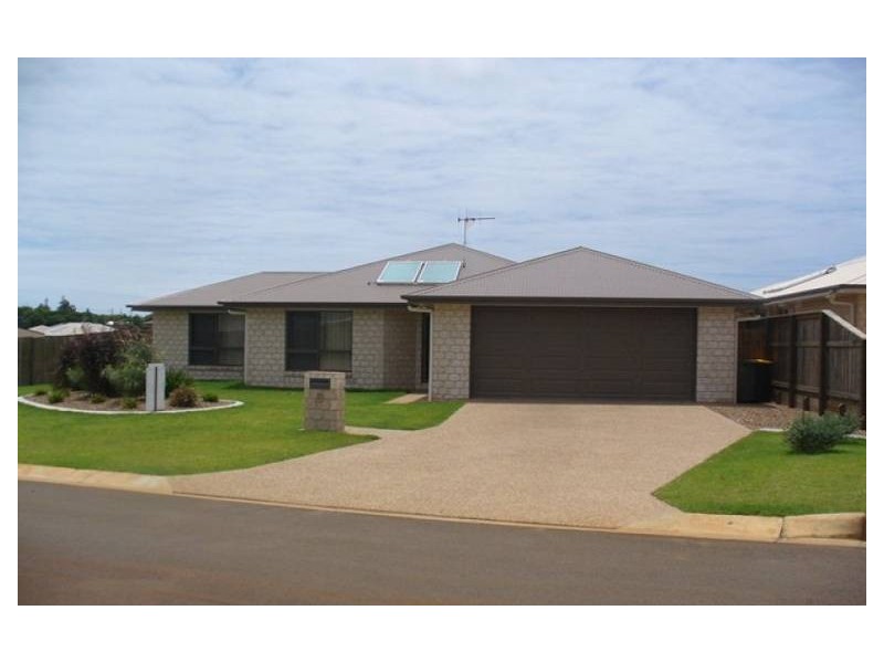 8 Linderberg Street, Kalkie QLD 4670